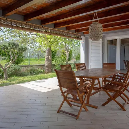 Peroj Sea Terrace House Vakantiehuis