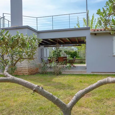 Ferienhaus Peroj Sea Terrace House *