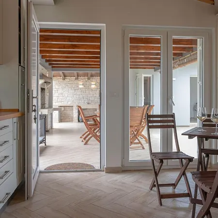 Ferienhaus Peroj Sea Terrace House Vodnjan
